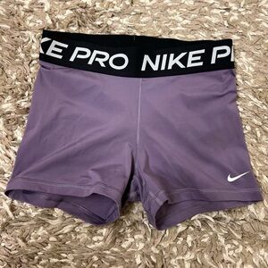Nike Pro
Women's 3" Shorts